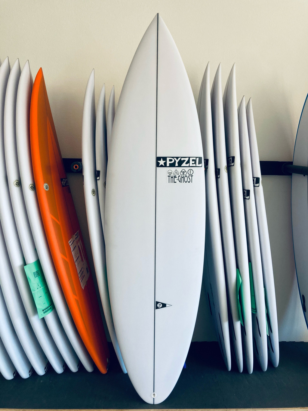 パイゼルサーフボード PYZEL SURFBOARDS 6´1 ghost 公式